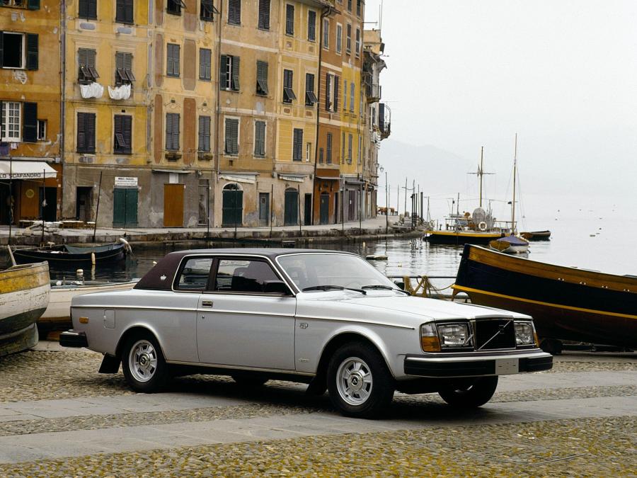  Volvo 262 C 1977 года  (фото 8 из 13)